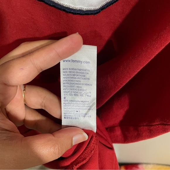 TOMMY HILFIGER RED T-SHIRT SIZE- XXL - Picture 8 of 8